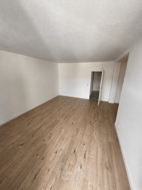 Wohnzimmer.png - 3 Zimmer Etagenwohnung zum Kaufen in Fürth