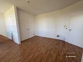 Wohnzimmer. - Etagenwohnung mit 31,30 m&sup2; in Bitterfeld zur Miete
