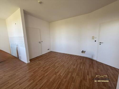 Wohnzimmer. - Etagenwohnung mit 31,30 m&sup2; in Bitterfeld zur Miete