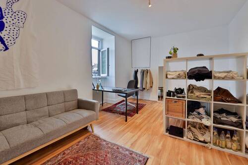 Wohnzimmer - Bezugsfreie Altbauwohnung in bester Lage von Konstanz-Paradies