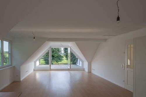 Wohnzimmer - 4 Zimmer Etagenwohnung in Uetersen