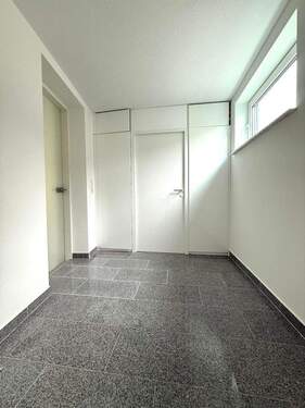 Eingangsbereich - 7 Zimmer Einfamilienhaus in Nürnberg