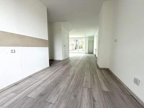 Flur - Einfamilienhaus mit 171,00 m&sup2; in Nürnberg zum Kaufen