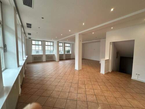 ANSACON Blick Einumer Straße innen von der Eingangstür - 