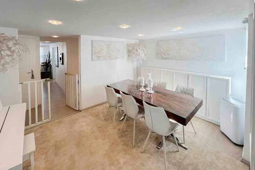 Wohnzimmer neu - 1 Zimmer Mehrfamilienhaus, Wohnhaus in Leipheim