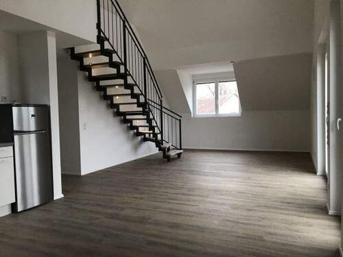 Wohnbereich - 4 Zimmer Etagenwohnung zur Miete in Erlangen