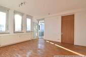 Wohnzimmer - 2 Zimmer Etagenwohnung zum Kaufen in Nürnberg