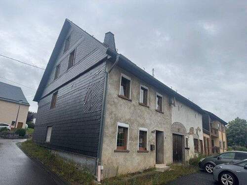 Giebelansicht - 5 Zimmer Einfamilienhaus zum Kaufen in Morbach