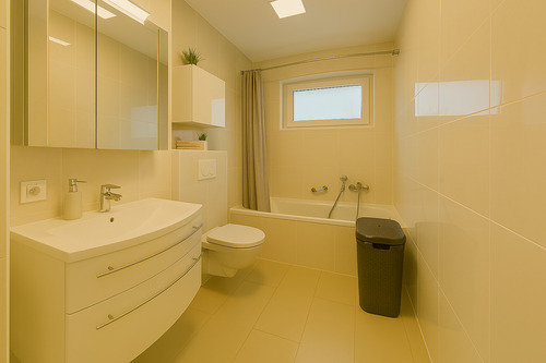 Bad 1 mit Badewanne - 