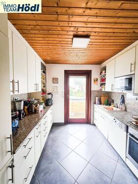 Küche - 9 Zimmer Einfamilienhaus in Reutlingen