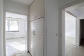 Flur mit Einbauschrank - 