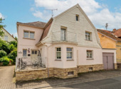 Ansicht Frontal - Einfamilienhaus mit Garten, Balkon und Garage in ruhiger Wohnlage von Fockenberg, Reichenbach-Steegen