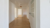 Flur OG mit Sicht auf die Zimmer - 
