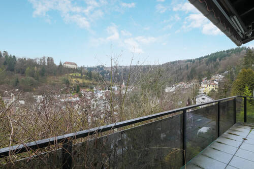 Balkon mit Aussicht - Einfamilienhaus mit 192,70 m² in Neuenbürg zum Kaufen