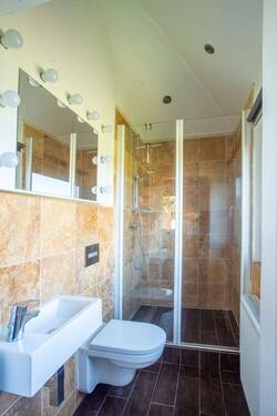 Badezimmer im 1. OG - 