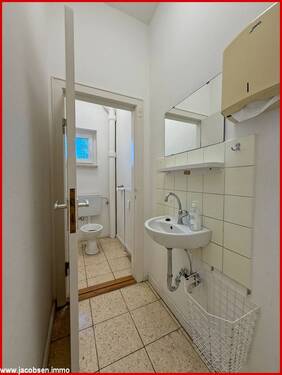 Gäste-WC im Erdgeschoss - 