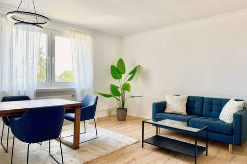 Wohnung_kaufen_Schorfheide_Beratungssituation - Modern saniert in ruhiger Lage: Helle 2-Zimmer-Wohnung nahe Eberswalde