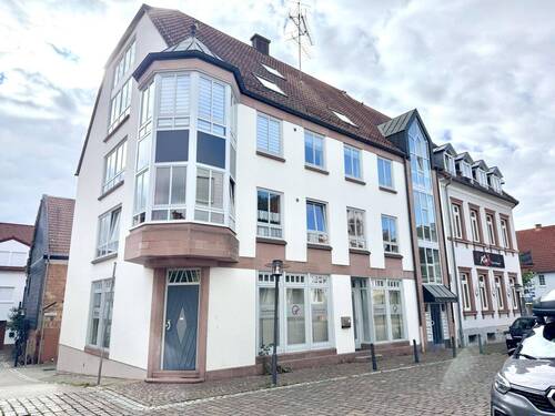 Außenbild - Otterberg: Mehrfamilienhaus mit Gewerbefläche in der historischen Altstadt