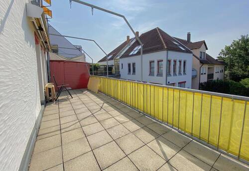 Balkon - 4 Zimmer Etagenwohnung zum Kaufen in Hemhofen
