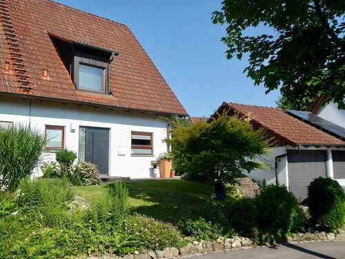 Hausansicht Eingangsbereich - Gepflegte Doppelhaushälfte in Markdorf-Ittendorf