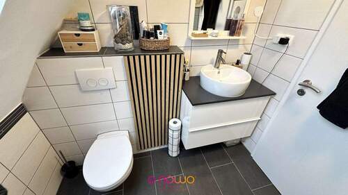 Teilansicht Dusch-Badezimmer Dachgeschoss - 