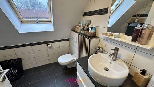 Teilansicht Dusch-Badezimmer Dachgeschoss - 