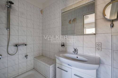 Badezimmer OG - Etagenwohnung mit 155,00 m&sup2; in Berlin zum Kaufen