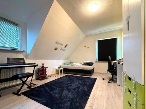Schlafzimmer 2 OG - 