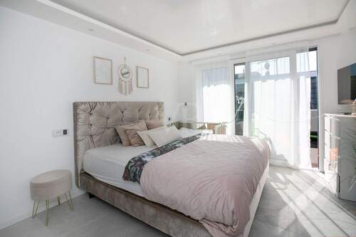 Schlafzimmer mit Badezimmer en suite - 