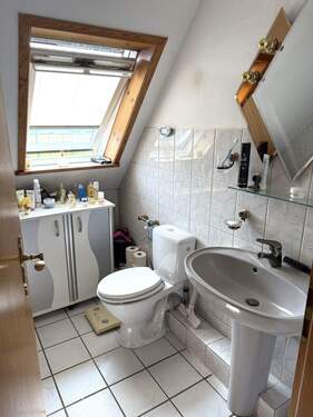 Vollbad mit sep. Dusche - 