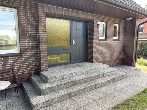 Hauseingang große WE - 7 Zimmer Mehrfamilienhaus, Wohnhaus zum Kaufen in Möhnsen