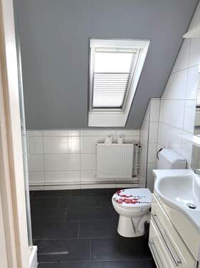 helles Duschbad im DG - 