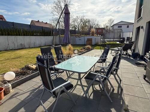 mit Ausgang zur Terrasse - 