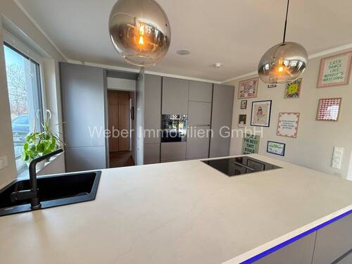 Küche mit Abstellkammer - 