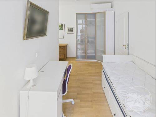 B - 2 Zimmer Etagenwohnung in Berlin