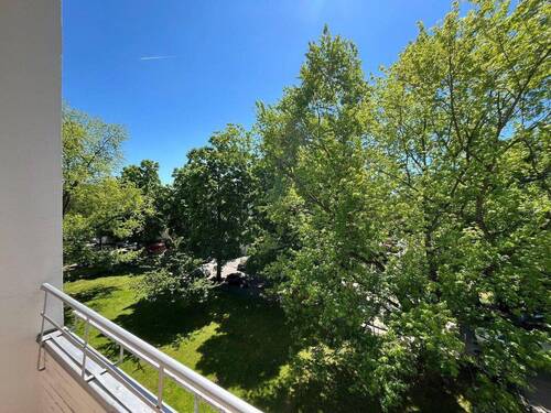 Bild 1 - Ideale Balance zwischen Stadt und Natur: Bezugsfertige 2-Zimmer-Wohnung mit Südbalkon in Mariendorf
