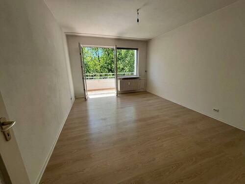 Wohn-/Esszimmer - 