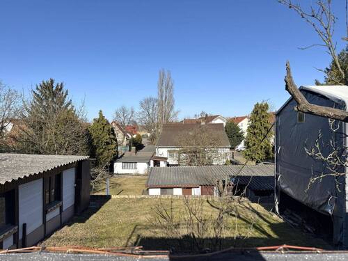 Bestandshaus und Nebengelass - 