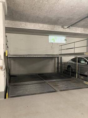Leer - Garage, Stellplatz zum Kaufen in München