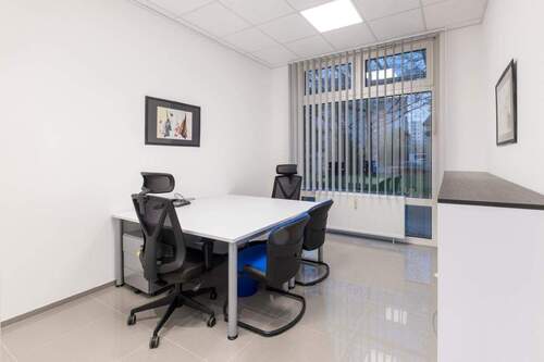 Büroraum A6 - Schöne Büroräume mit voller Ausstattung und Top Service in Porz mieten - All-in-Miete