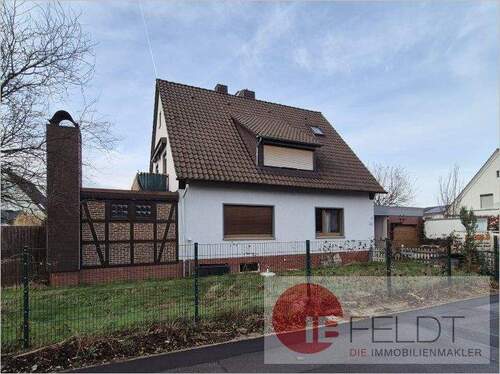 Ansicht von der Straße - *PROVISIONSFREI* EFHZFH BJ 1960 m. ausgeb. DG, Keller, Garage u. Carport, Grundstück in Barkhausen!