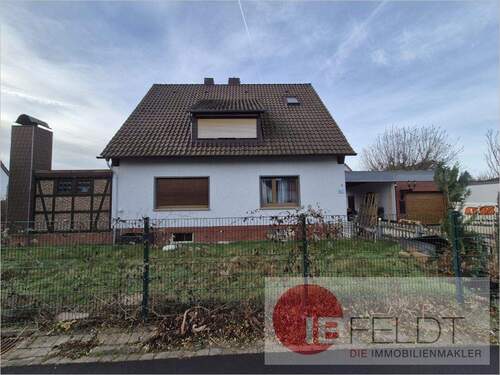 Frontalansicht von der Straße - 6 Zimmer Einfamilienhaus zum Kaufen in Porta Westfalica / Barkhausen