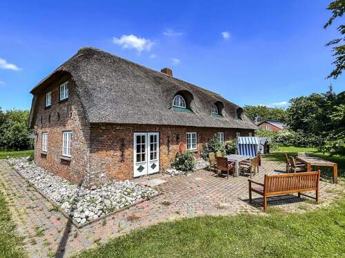 1. Traumhauftes Haus unter Ree - Sie suchen das besondere? Vor den Toren von SYLT. Exklusives Einfamilienhaus unter Reet in TOP-Lage.