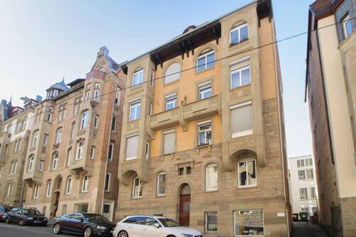 Außenansicht - Stilvolle 3,5-Zimmer-DG-Wohnung mit Kamin, Sauna und Stellplatz in zentraler Stuttgarter Lage