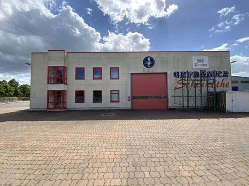 Seitenansicht mit Rolltor 3 - 