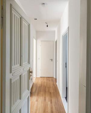 Wohnungstür - Bezugsfreie 3-Zimmer-Altbauwohnung in Pankow - provisionsfrei & sofort nutzbar