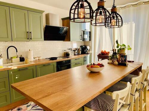 Küche - Stilvolle 4-Zimmer-Wohnung mit großem Balkon und EBK in toller Lage