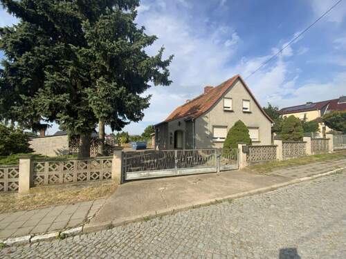 Straßenansicht - 4 Zimmer Einfamilienhaus in An der Schmücke