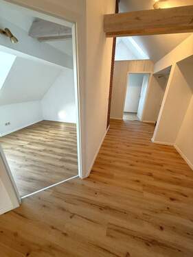 Kinderzimmer u. Diele.jpg - 