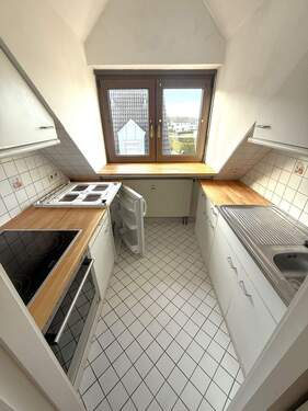 Blick in die Küche.jpg - Etagenwohnung mit 65,00 m&sup2; in Langensendelbach zur Miete